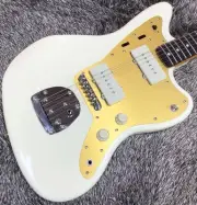 Squier by Fender J Mascis Jazzmaster, Gold Anodized Pickguard, Vintage White Din