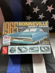 AMT AMT1260/12 1965 Pontiac Bonneville Sport Coupe: Model Kit 1/25 Scale