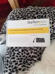 StarTech.com 3-Port Multi Monitor Mini DisplayPort to DisplayPort MST Hub- NEW