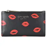 【KATE SPADE】KATE SPADE SPENCER金字LOGO炙熱紅唇PVC 6卡拉鍊釦式零錢包(黑)