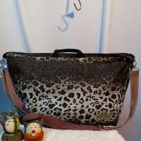 在飛比找蝦皮購物優惠-Jane&Sally 品牌 豹斑防潑水大型行李袋 超大容量攜