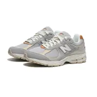 在飛比找PChome24h購物優惠-NEW BALANCE 休閒鞋 2002R 經典款 淺灰卡其