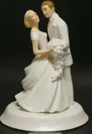 Discontinued Lenox Opal Innocence Bride & Groom Porcelain Ivory Cake Topper NIB