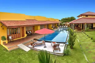 Marigold Resort 6BR w/ Large Pool & Garden