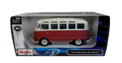 Maisto Special Edition 1:25 Volkswagen Van Samba (Red and White)