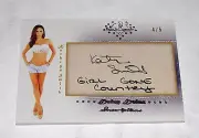 2015 Benchwarmer KATHRYN SMITH Daizy Dukez #20 Gold INSCRIPTIONS Auto/5 Juggies