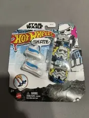 Hot Wheels Skate STAR WARS Storm Trooper Fingerboard Screen Legends New! Mattel