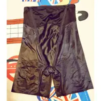 在飛比找蝦皮購物優惠-日本製 華歌爾 寶貝媽咪塑身褲 束褲 塑身衣 緞面黑 比排扣