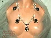 Artisan AWESOME REAL GREEN BEETLES CLEAR LUCITE BIB NECKLACE