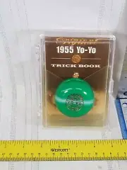 DUNCAN TOY'S Authentic Wooden SUPER TOURNAMENT YO-YO Replica Green White