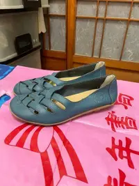 在飛比找Yahoo!奇摩拍賣優惠-「 二手鞋 」 Jye Chiang 女生皮革休閒鞋 35號
