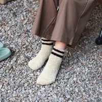 在飛比找蝦皮商城優惠-【WAJI】羽絨保暖襪-條紋款 露營 絨毛襪 珊瑚絨 羽絨襪