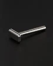 Henson Shaving Ti22 Medium DE Safety Razor Titanium