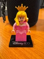 Lego Princess Aurora minifigure Disney 100