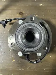 Front Left or Right Wheel Bearing and Hub for Infiniti QX56 QX80 Nissan Armada