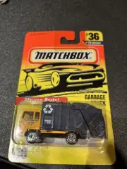 1996 MATCHBOX SUPERFAST #36 REFUSE TRUCK YELLOW CAB NEW