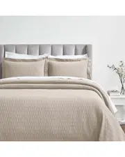 Superior Calvert Medium Weight Geometric Matelasse Bedspread Set