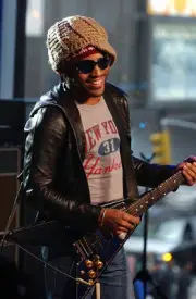 Lenny Kravitz at "Spankin New Music Week" on MTV's "TRL" - Novembe- Old Photo 15