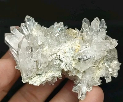 Quartz Crystal With Good Luster & Nice Growth-Pak.