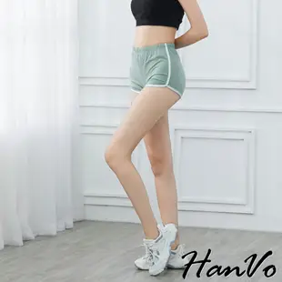 【HanVo】完美蜜桃臀 透氣單線休閒運動短褲 跑步瑜珈健身鬆緊熱褲 學生真理褲運動褲 韓系短褲睡褲 女生衣著 2022