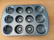 NEW Nordic Ware Filled Cupcake Cake Pan Makes 6! Holds 3 Cups of Batter