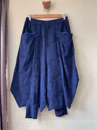 在飛比找Yahoo!奇摩拍賣優惠-a la sha 印花造型褲裙 - M