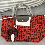 全新 LONGCHAMP LE PLIAGE 字母尼龍手提/斜背水餃包 滿版 紅色 黑色 圖案