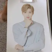 在飛比找蝦皮購物優惠-🌸WANNA ONE🌸 代言 餅乾 海報 丹尼爾 在煥 Yo