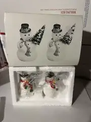 Dept 56 Snow Village A Tree For Me - Set of 2 Snowmen #5164-0