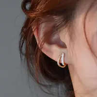 在飛比找momo購物網優惠-【Oni 歐妮】一貝子 耳扣耳針穿式耳環耳釘耳骨環 耳飾92