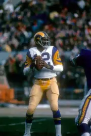 James Harris Los Angeles Rams drops back to pass v the Minnesota - 1974 Photo 2