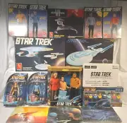 STAR TREK NEW HUGE MIX LOT IN EXCELLENT CONDITION.