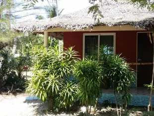 麥考海灘平房度假村Maikhao Beach Bungalow Resorts