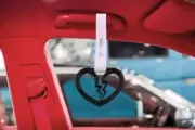 Black Broken Heart JDM Ring Tsurikawa Train Bus Car Handle Strap -White PVC X1
