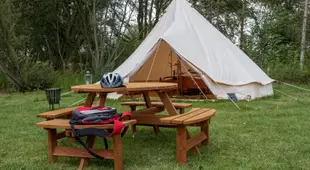 Sleeps 5 Lakeside Bell Tent