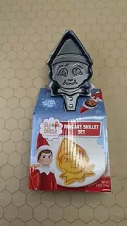 Elf Shaped Skillet & Buttermilk Pancake Mix Wondertreats Inc Exp Mar 2023