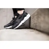 在飛比找Yahoo!奇摩拍賣優惠-NIKE Air Huarache Run Ultra 黑白