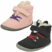 Childrens Clarks Roamer Snug T Fox Detailed Ankle Boots