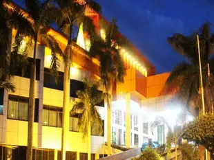 拉圖麻陽花園飯店Hotel Ratu Mayang Garden