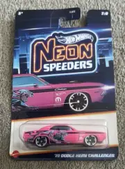 Hot Wheels Neon Speeders 70 Dodge Hemi Challenger