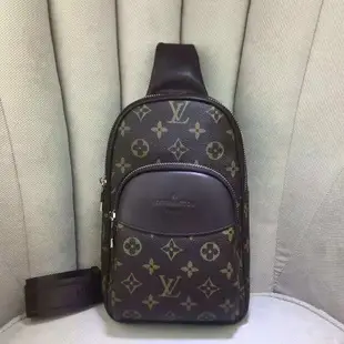 玲姐/二手包 Louis Vuitton/LV路易威登男包 LV胸包 頭層牛皮胸前包 男士單肩斜挎包 軟皮包