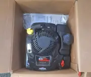 GENUINE Briggs & Stratton 725 EXi 163cc Vertical Shaft Engine #104M02-0183-F1