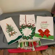 Christmas Fingertip Towels Lot of 3