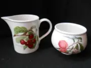 PORTMEIRION POMONA CREAMER AND SUGAR BOWL - CHERRY, ROYAL GEORGE