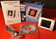 BRAND NEW: GLOBAL DIGITAL PHOTO FRAME VIEWER 1.5" CSTN-LCD SCREEN 8MB MEMORY