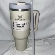 Stanley Quencher H2.0 FlowState Tumbler 30oz Soft Matte Dune
