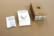 Baseboard Built-In SP Thermostat White Model BTF1W 125-240 60 Hz 22AMP Series F