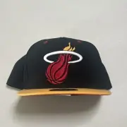 Miami Heat Mitchell & Ness 2TONE VINTAGE Fitted Size 7 1/8 Hat- Black/Yellow