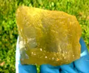 Libyan Desert Glass Meteorite Tektite impact specimen( 1355 crt)Dimples Gem AAA