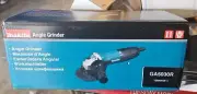 Makita Angle Grinder Ga5030r 125mm--''240v plug''---sw2